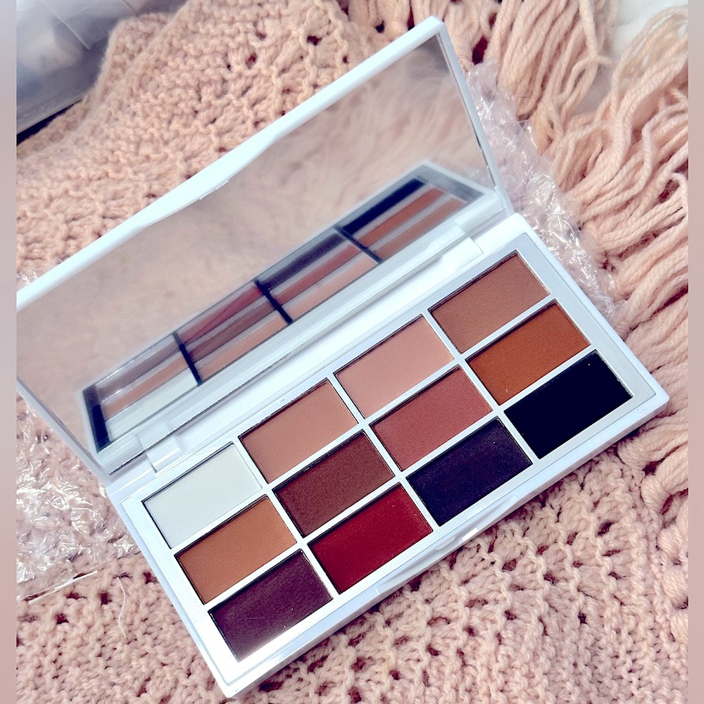 NEW LashStep "Matte About U" 12 Matte Shades of Highly Pigmented Eyeshadows